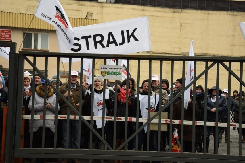 Zawiercie: Strajk w odlewni nadal trwa