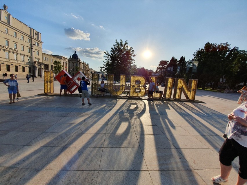 Lublin jak Amsterdam? Napis "I love Lublin" stanął na placu Litewskim. Zobacz zdjęcia