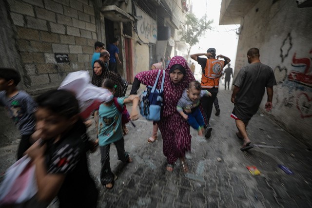 Strefa Gazy pod izraelskim ostrzałem odwetowym. Ludność jest odcięta od dostaw wody i jedzenia.