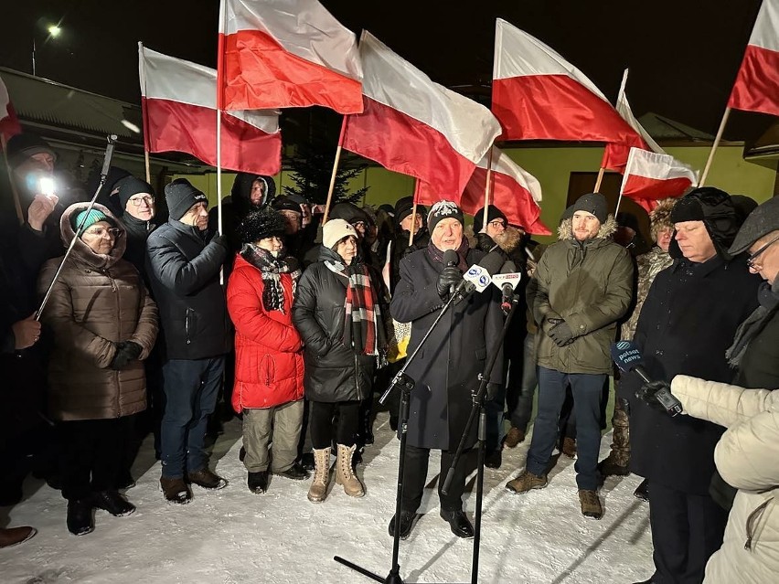 Piątkowy protest przed Aresztem Śledczym w Radomiu