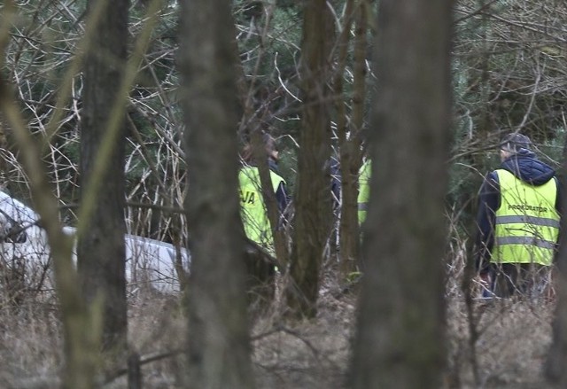 Policjanci zabezpieczyli w miejscu znalezienia ciała wiele śladów