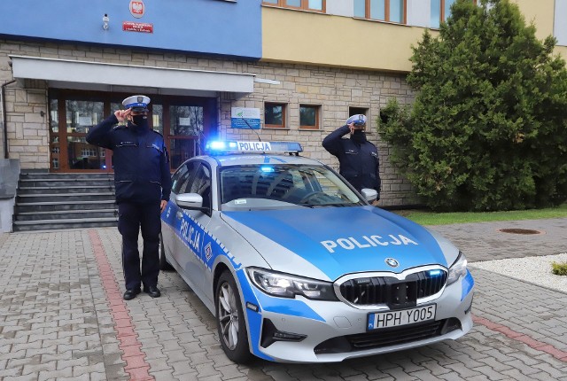 Policjanci garnizonu mazowieckiego oddali w piątek hołd zastrzelonemu na służbie Michałowi Kędzierskiemu, policjantowi z Raciborza.