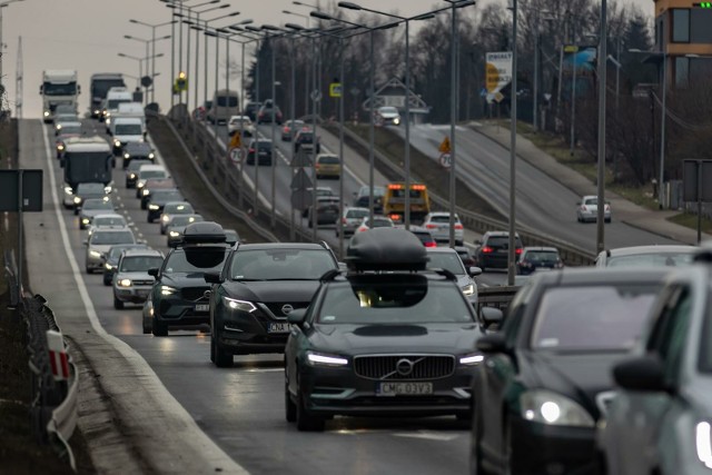 UE planuje wielką reformę prawa jazdy, która do 2030 roku ma obniżyć liczbę śmiertelnych wypadków na drogach w UE aż o połowę, a do 2050 roku ma ich nie być w ogóle.