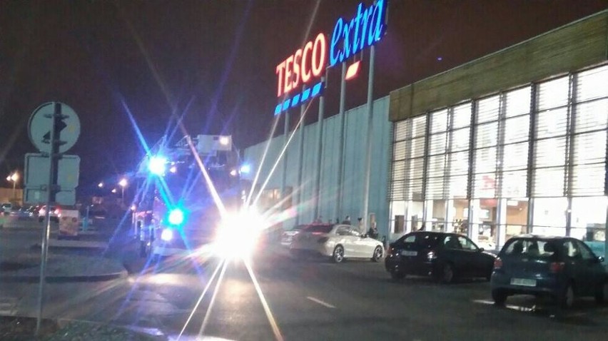 Serbska: Ewakuacja Tesco