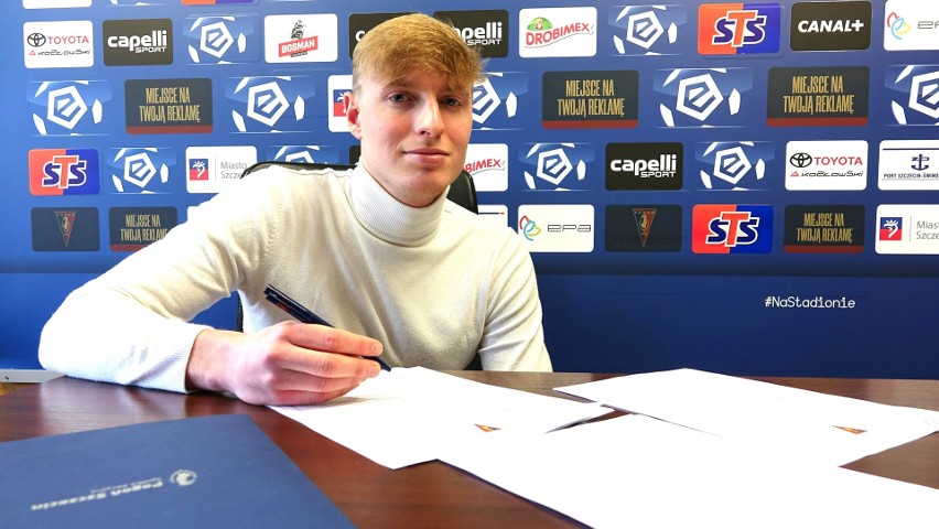 Nowy kontrakt. 19-letni Kacper Zaborski, który gra w...