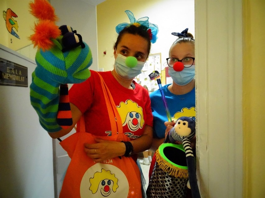 Dr Clown wrócił na oddziały dziecięce gliwickiego szpitala,...