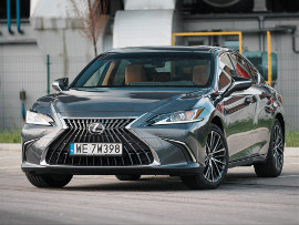 Lexus ES 300h 2.5 R4 Dual VVT-I 218 KM. Test, wrażenia z jazdy, spalanie, ceny