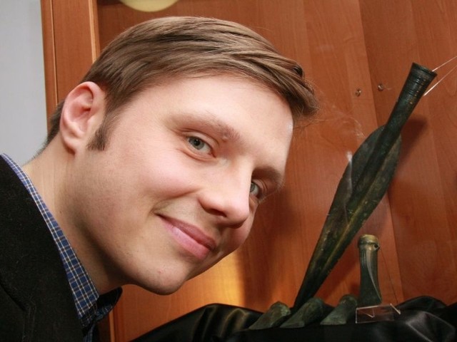 Muzealnik Andrzej Paśniewski zaznacza, że na wystawie zobaczymy wiele cennych znalezisk. M.in. broń używaną w średniowieczu.