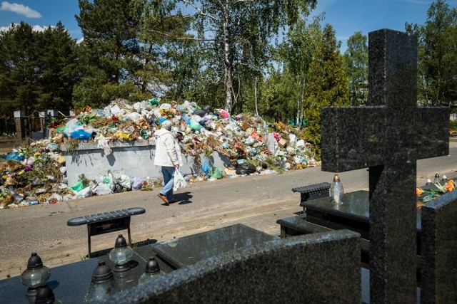 W najbliższych dniach miasto - jako administrator cmentarzy komunalnych - zawrze umowy na: odbiór odpadów z ProNaturą, wykonywanie czynności porządkowych ze Spółdzielnią Socjalną „Bydgoszczanka” oraz z dostawcą toalet przenośnych.