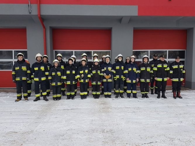 W powiecie starachowickim przybyło 21 nowych strażaków ochotników