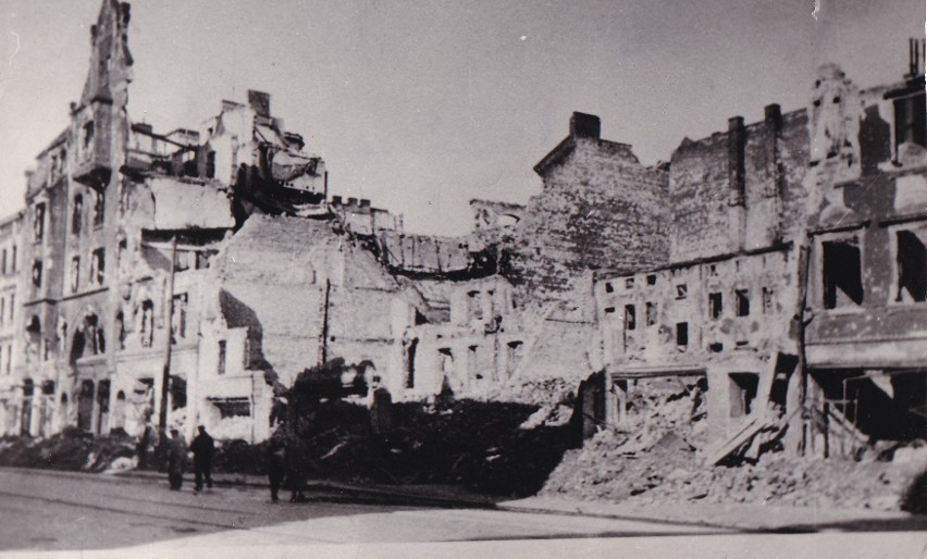 Zniszczony Wrocław w 1945 roku, tuż po zakończeniu działań...