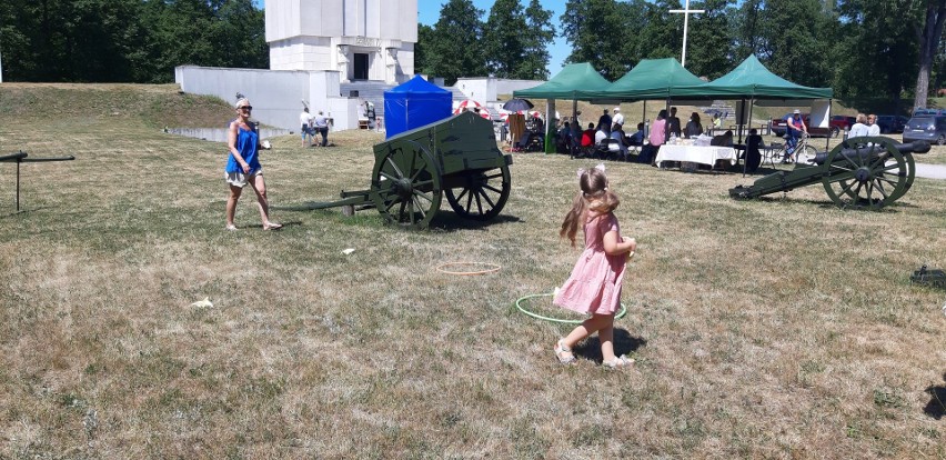 Ostrołęka. Piknik literacki na Fortach Bema, 3.07.2022. Imieniny Wiktora. Zdjęcia