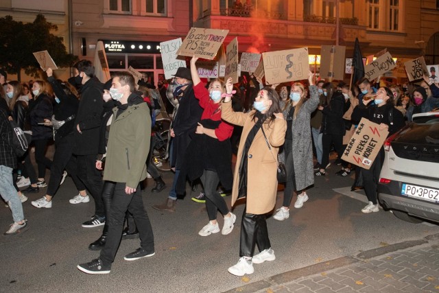 Sondaż: Polacy nie chcą realizacji wyroku TK ws. aborcji
