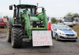 Gniewkowo. Rolnicy protestowali na drodze krajowej numer 15. Były korki pomiędzy Inowrocławiem a Toruniem. Zdjęcia