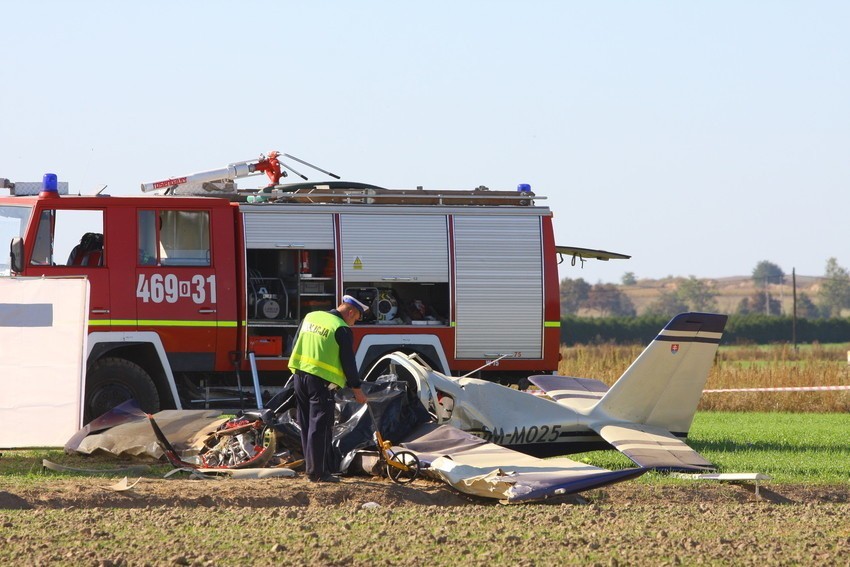 Dwie osoby zginely w wypadku awionetki w Glebinowie kolo...