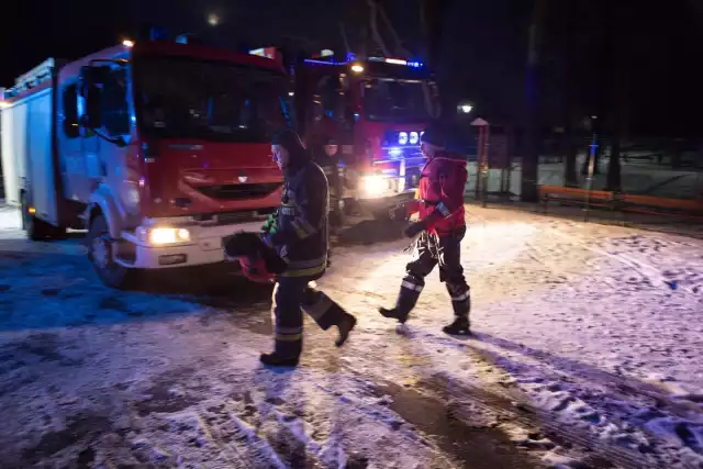 Tragedia w Jankowicach pod mężczyznami załamał się lód. 