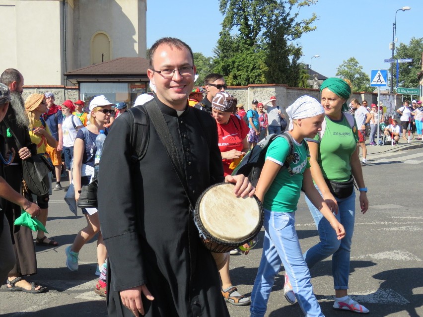 Gliwicka Piesza Pielgrzymka na Jasną Górę 2015: Pielgrzymi wyruszyli z Tworoga [ZDJĘCIA, WIDEO]