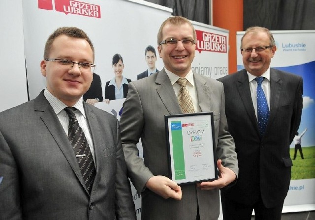 Dariusz Żurek, prezes Petry (w środku) podczas ubiegłoroczne gali plebiscytu Nasze Dobre Lubuskie.