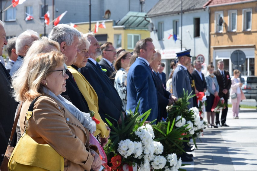 Obchody Narodowego Dnia Zwycięstwa pod Pomnikiem Ofiar Walki...