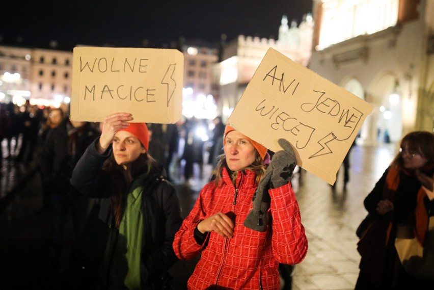 Kraków. Protest przeciwko planom dotyczącym rejestru ciąż [ZDJĘCIA]