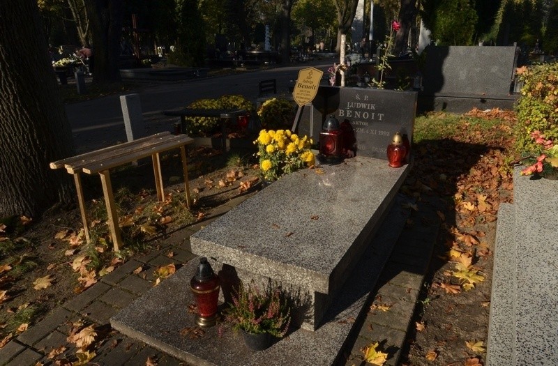 Poczet pochowanych w Alei Zasłużonych otwiera grób aktora...