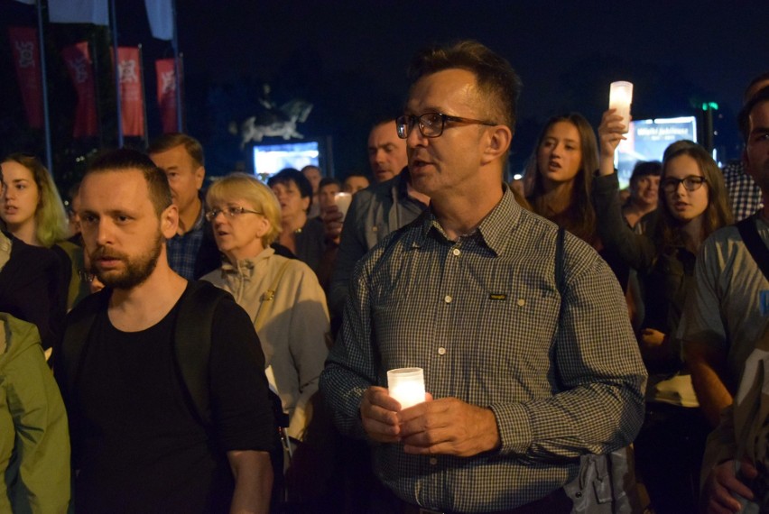 Kolejny "Łańcuch światła" w Lublinie. Protestowało około tysiąca osób [ZDJĘCIA]