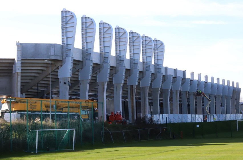 Budowa stadionu dla Radomiaka Radom. Obiekt może być gotowy w pełni dopiero pod koniec wakacji przyszłego roku. Jaki jest postęp prac?