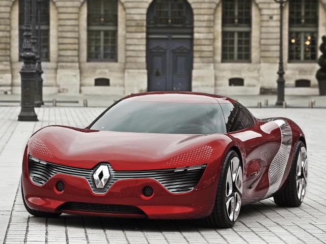 Renault DeZir Concept - To jest samochód, który zapoczątkował nowy wymiar wyglądu samochodów marki Renault - wyjaśnia Andrzej Gemra z Renault Polska. Fot. Renault