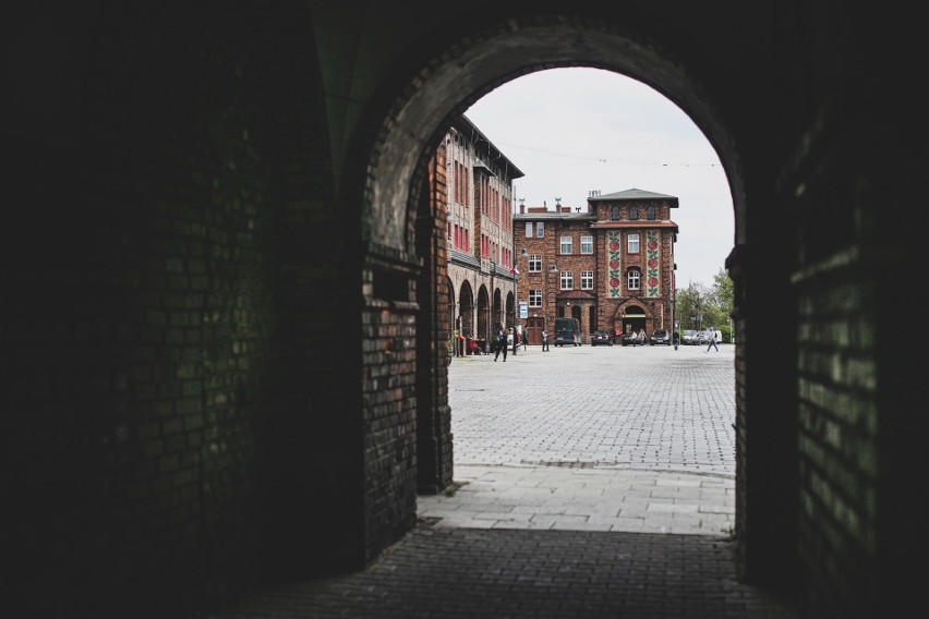 Nikiszowiec, prawdziwa perła w koronie Śląska. Historyczna dzielnica Katowic zachwyca architekturą i klimatem. Zobacz galerię zdjęć i film!