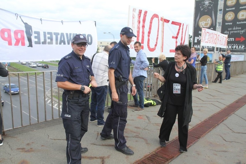 Pikieta pod siedzibą PiS we Wrocławiu