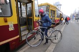 Rowerzyści wypraszani z tramwajów i autobusów z szansą na zwrot za bilet. W środę głosowanie w sprawie przywilejów dla rowerzystów