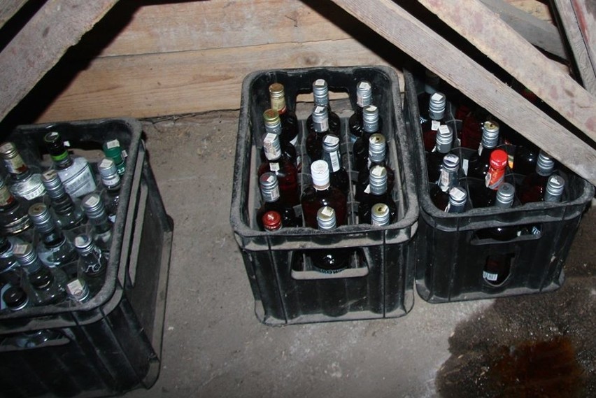 Ostrowscy policjanci zlikwidowali nielegalną wytwórnię alkoholu - drugą w ostatnich dniach