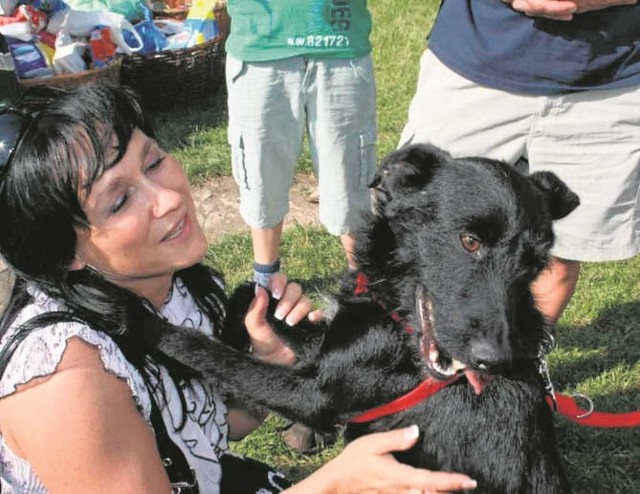 Beata Porębska, inspektorka fundacji, pomaga zwierzakom od lat