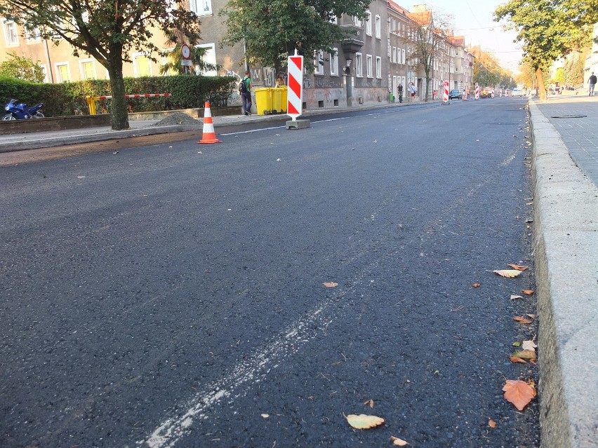 Na ulicy Kościuszki jest już nowy asfalt [zdjęcia, wideo]