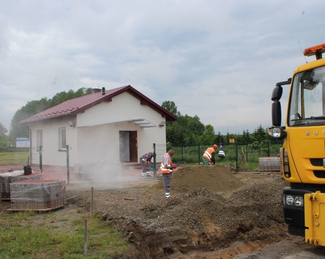 Zagospodarowanie terenu przy świetlicy w Chustkach.