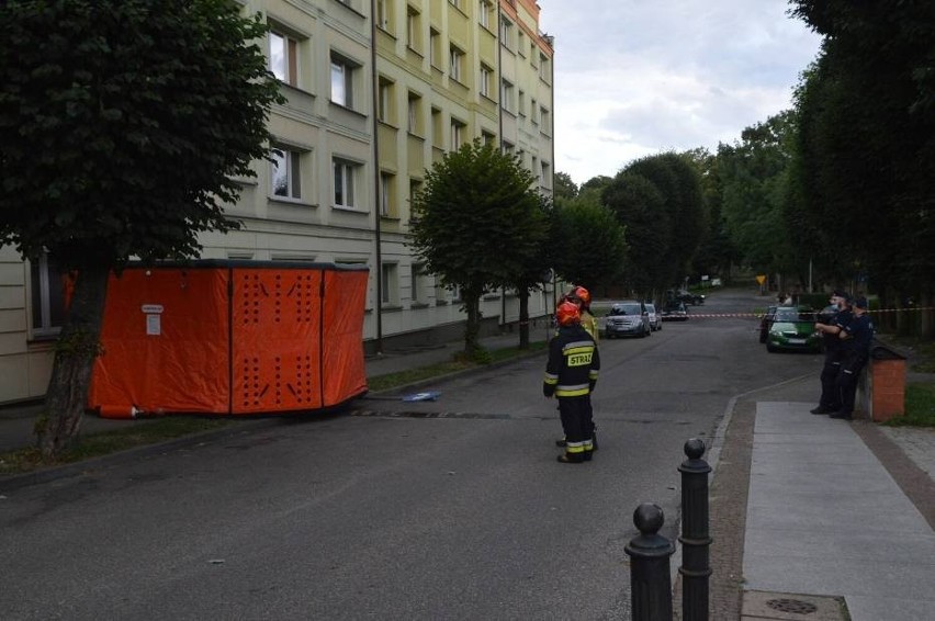 Człuchów. Mężczyzna zabarykadował się z dwumiesięcznym dzieckiem w mieszkaniu