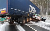 Wypadek koło Sulechowa. Zderzyły się dwie ciężarówki i dwa samochody osobowe [ZDJĘCIA]