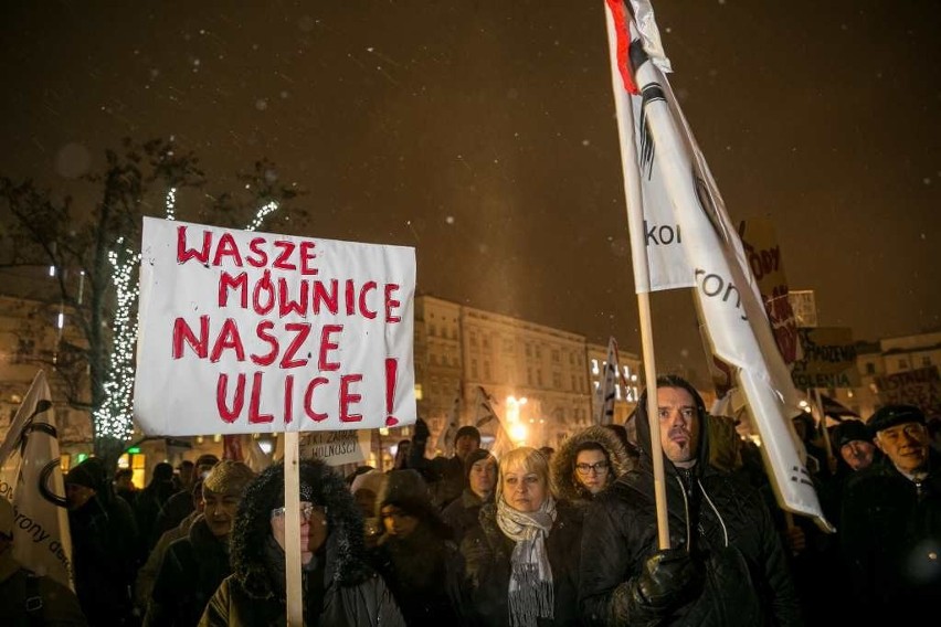 „Narodu wybraniec zakłada nam kaganiec”. Protestują przeciwko zmianie przepisów o zgromadzeniach