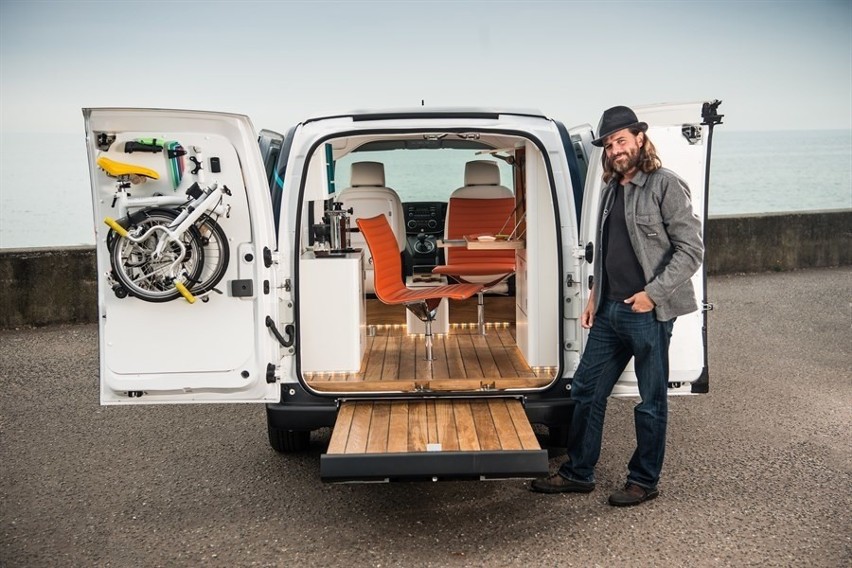 Nissan e-NV200 Workspace...