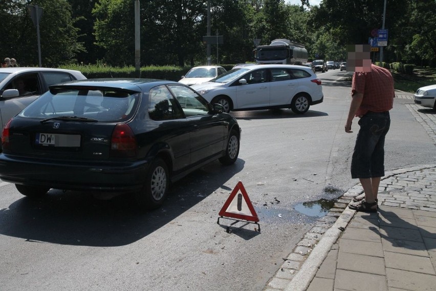 Wypadek na ul. Mickiewicza przy skrzyżowaniu z ul....