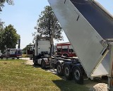 Śmiertelne porażenie prądem w gminie Wodzisław. Zginął kierowca ciężarówki 