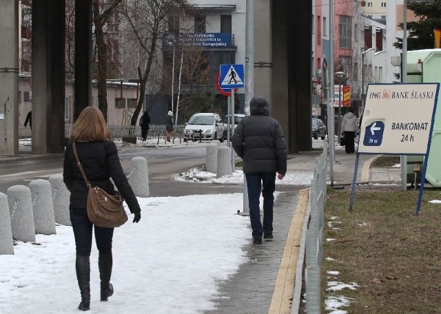 Ulica Nowy Świat w Kielcach nie została odśnieżona.