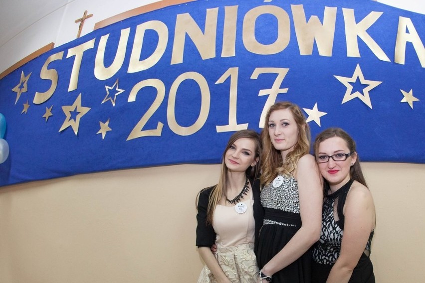 Studniówki 2017. Klasa 4 Technikum Żywienia i Usług Gastronomicznych w Szczyrzycu [ZDJĘCIA]