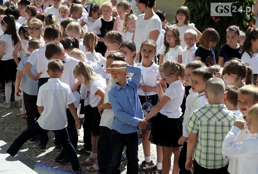 Szczecińskie przedszkolaki polonezem pożegnały swoich nauczycieli [ZDJĘCIA, WIDEO]