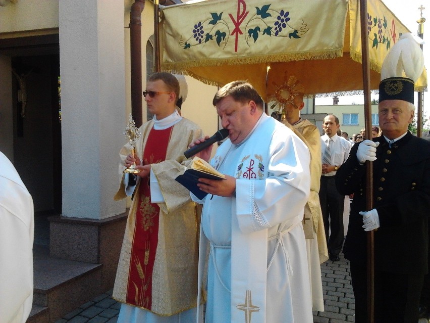 Uroczysta procesja z hostią i relikwiami św. Jacka