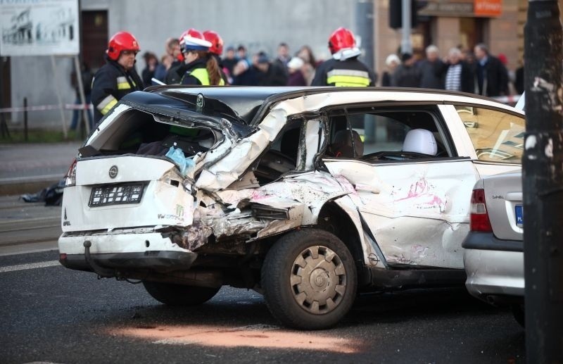 Wypadek Piotrkowska. Dwie osoby nie żyją. Motorniczy był pijany! Posłuchaj, co mówił po wypadku