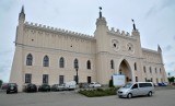 Co z parkingiem przed Zamkiem? Codziennie stoi tam kilkanaście aut