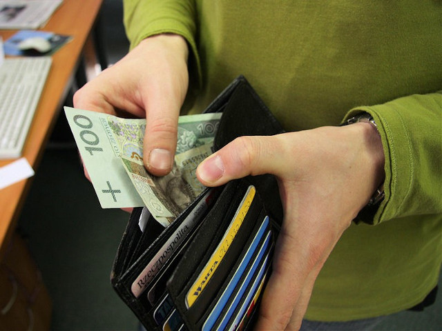 Płaca minimalna. Jest 1500 zł brutto, będzie więcej o 100 zł