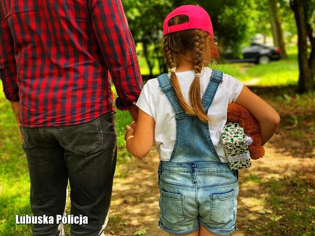 Lubuscy policjanci prowadzą działania profilaktyczne, aby uświadomić nieletnich o możliwych zagrożeniach