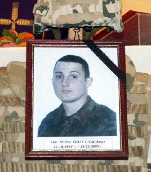 St. szer, Michał Kołek (1987 - 2009). Żołnierz Polsko-Ukraińskiego Batalionu Sił Pokojowych w Przemyślu. Zginął w Afganistanie.